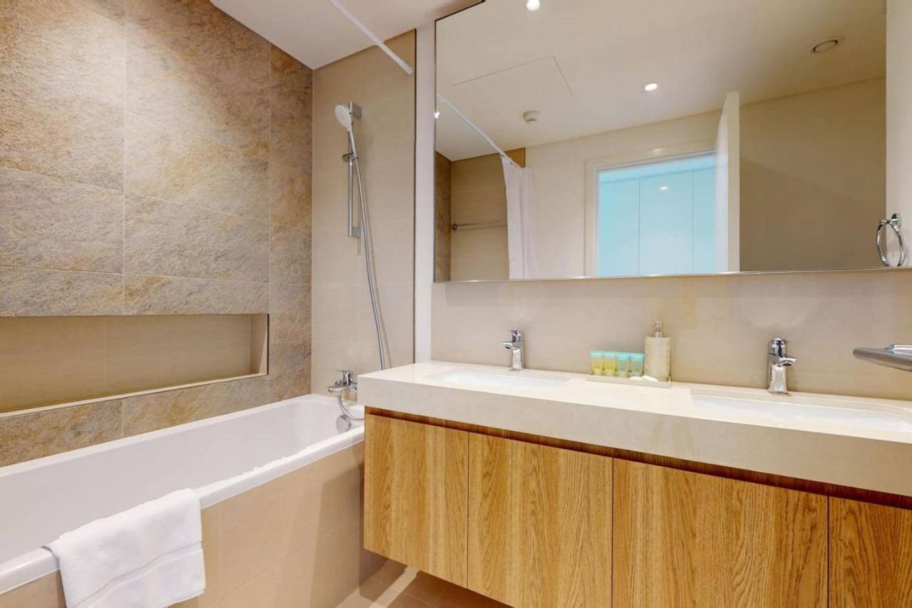 Downtown Views 2 - Incredible Two Bedroom Apartment Dubai