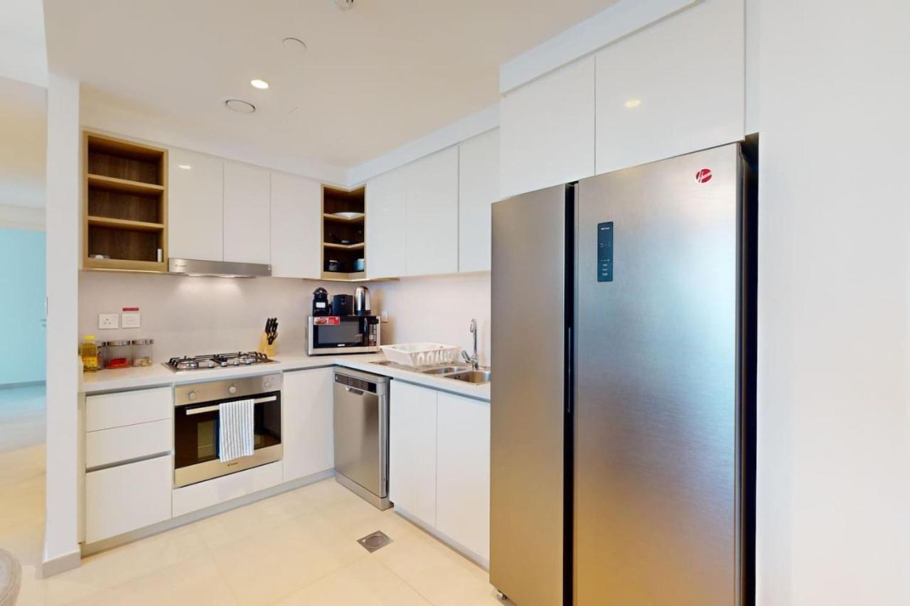 Downtown Views 2 - Incredible Two Bedroom * Dubai