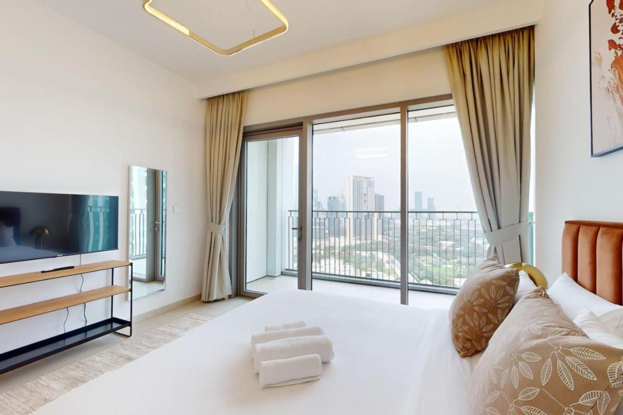 Downtown Views 2 - Incredible Two Bedroom * Dubai